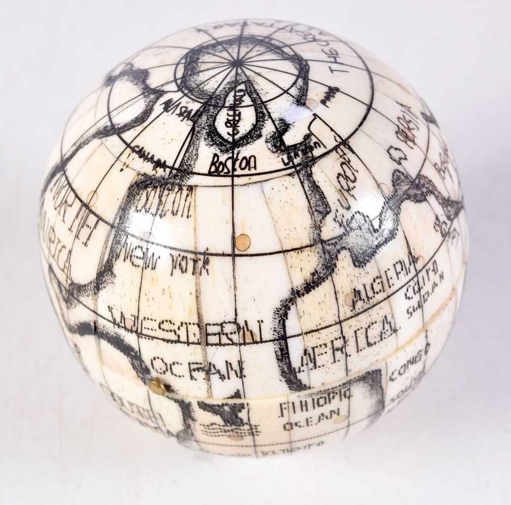 A CONTINENTAL BONE COMPASS. 7 cm wide. - Image 2 of 3