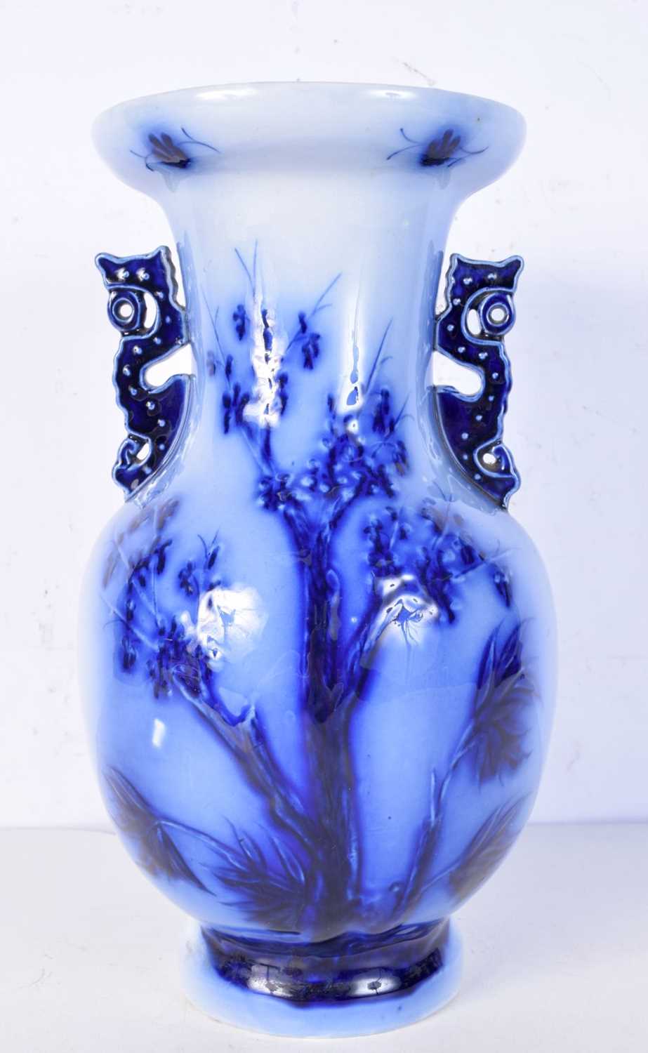 A Victorian faux blue porcelain Chinese style vase. 29cm. - Bild 3 aus 6