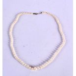 A 14CT GOLD AND PEARL NECKLACE. 13.8 grams. 48 cm long.