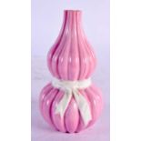 A RARE ROYAL WORCESTER PINK PORCELAIN DOUBLE GOURD VASE modelled in the Chinese taste. 12 cm x 5