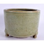 A 16TH/17TH CENTURY CHINESE CELADON LONGQUAN CENSER Ming. 13 cm diameter.