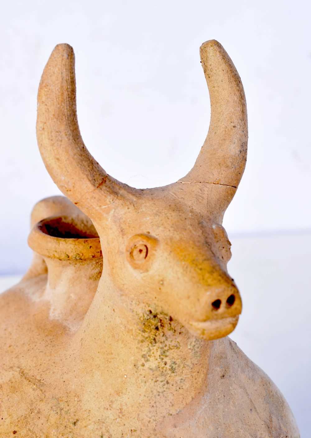 An Amlash pottery water vessel in the form of a standing bull. 23.5 x 14.5cm. - Bild 5 aus 5