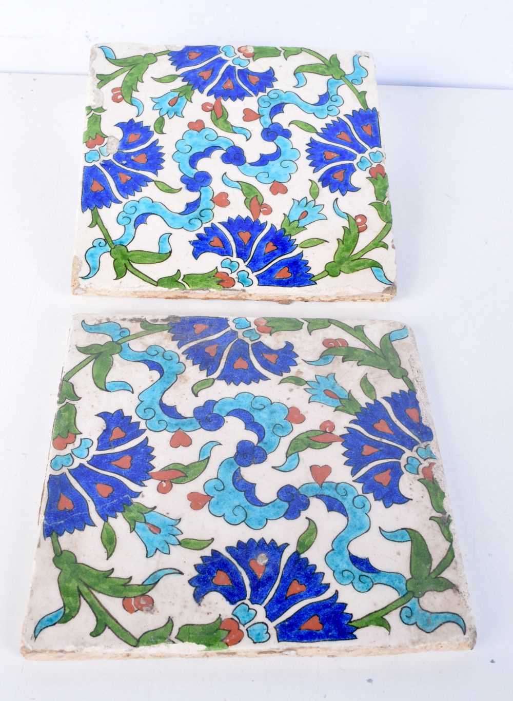 A pair of Iznik tiles.20 x 20 cm (2). - Bild 2 aus 4