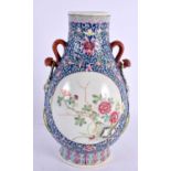 AN EARLY 20TH CENTURY CHINESE FAMILLE ROSE PORCELAIN VASE Late Qing/Republic. 25 cm x 12 cm.