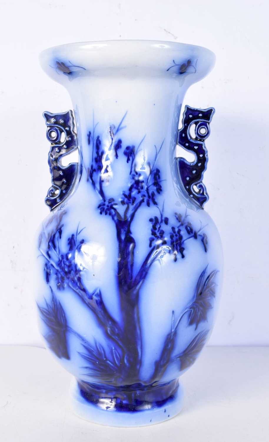 A Victorian faux blue porcelain Chinese style vase. 29cm. - Bild 2 aus 6