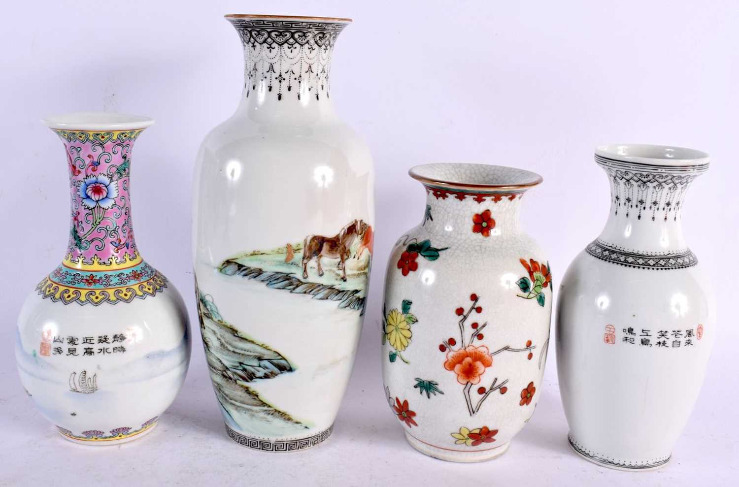 FOUR CHINESE REPUBLICAN PERIOD PORCELAIN VASES in various forms and sizes. Largest 22.5 cm high. ( - Bild 2 aus 4