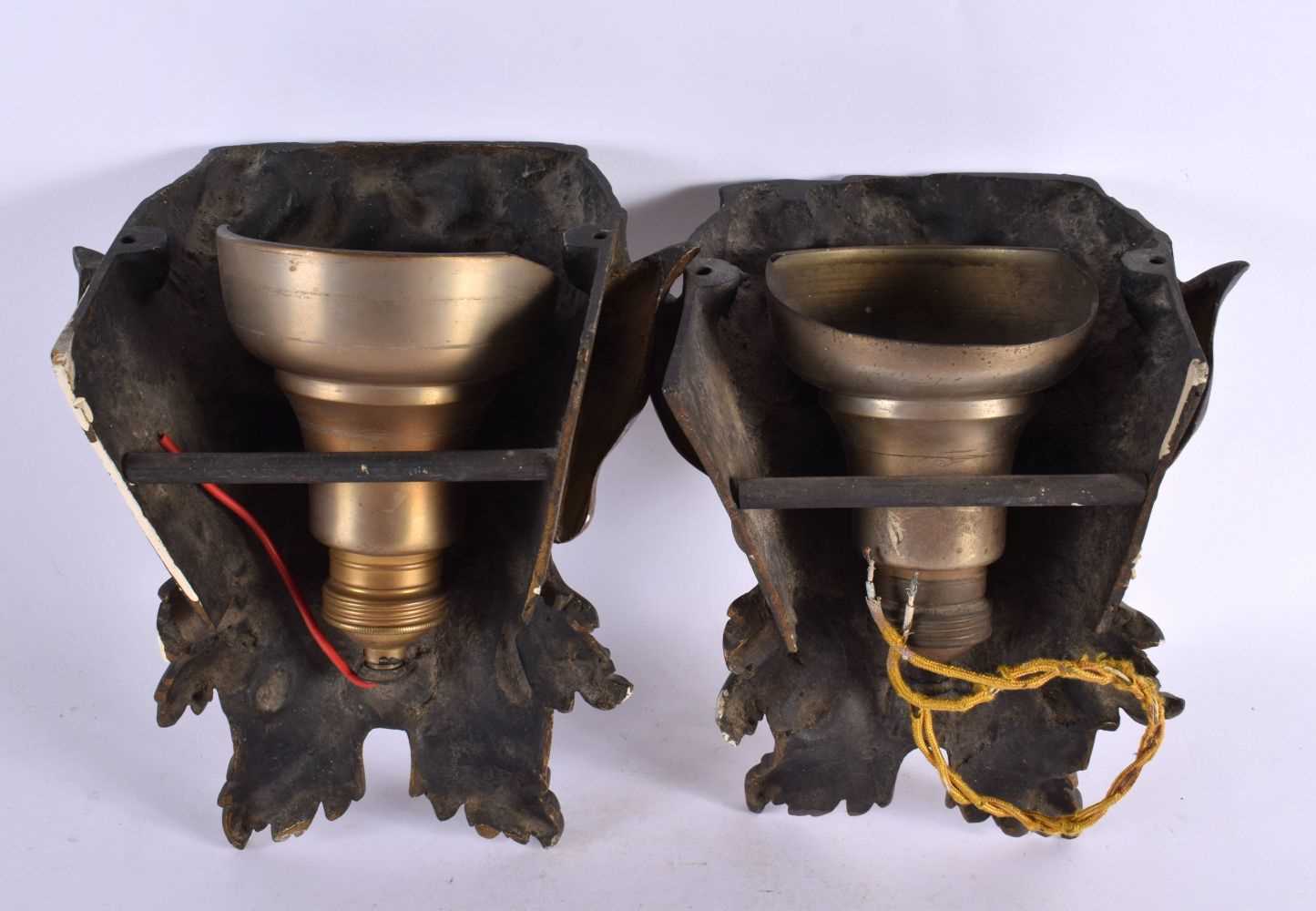 A FINE PAIR OF EARLY 19TH CENTURY FRENCH GILT BRONZE WALL LIGHTS formed as bearded mask head - Image 6 of 6