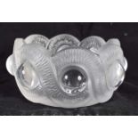 A FRENCH LALIQUE GLASS BOWL. 10 cm wide.