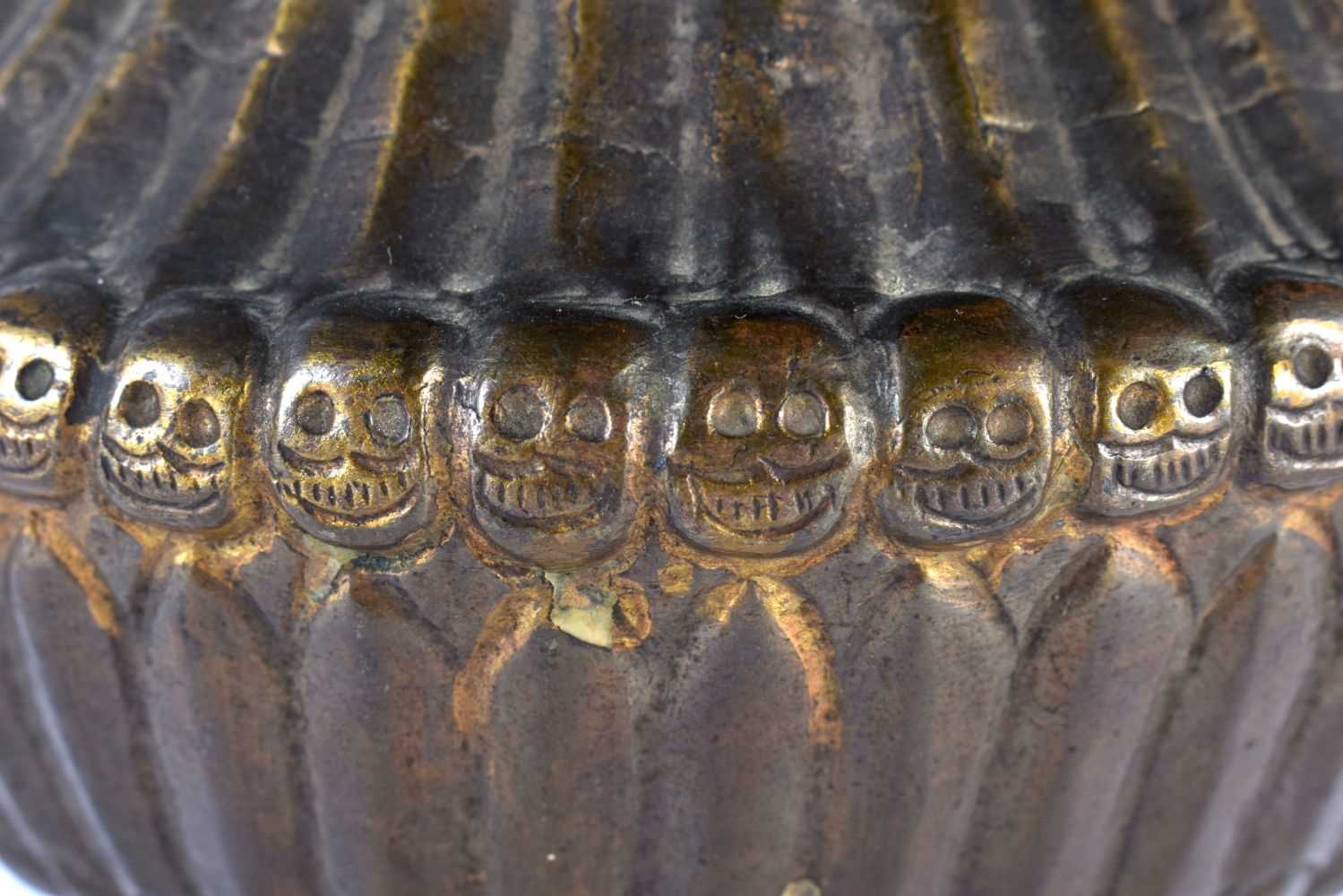 A RARE 18TH/19TH CENTURY TIBETAN NEPALESE BRONZE SUKUNDA LAMP the body decorated all over with - Image 3 of 10