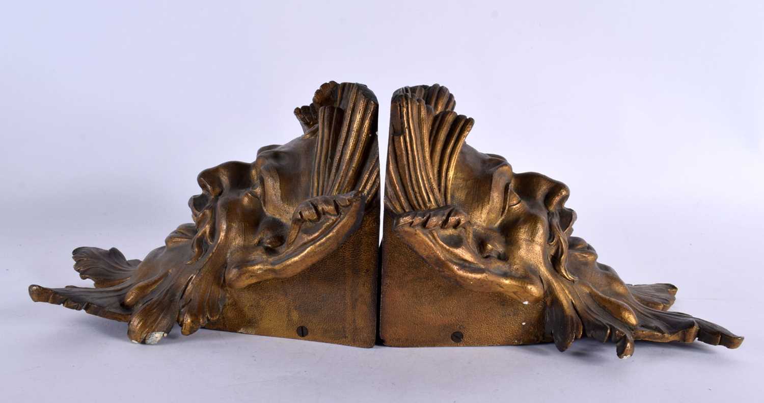 A FINE PAIR OF EARLY 19TH CENTURY FRENCH GILT BRONZE WALL LIGHTS formed as bearded mask head - Image 4 of 6