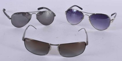 THREE PAIRS OF RAY BAN SUNGLASSES. (3)