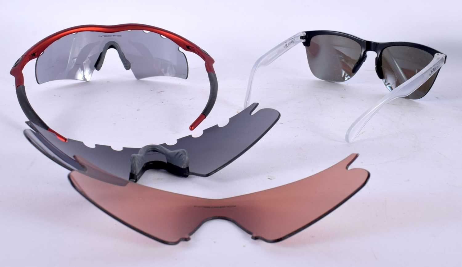 TWO PAIRS OF OAKLEY SUNGLASSES. (2) - Image 3 of 4