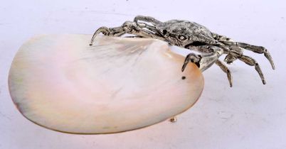 AN UNUSUAL EARLY 20TH CENTURY ITALIAN SILVER VANUCCI MOTHER OF PEARL SHELL DISH of naturalistic