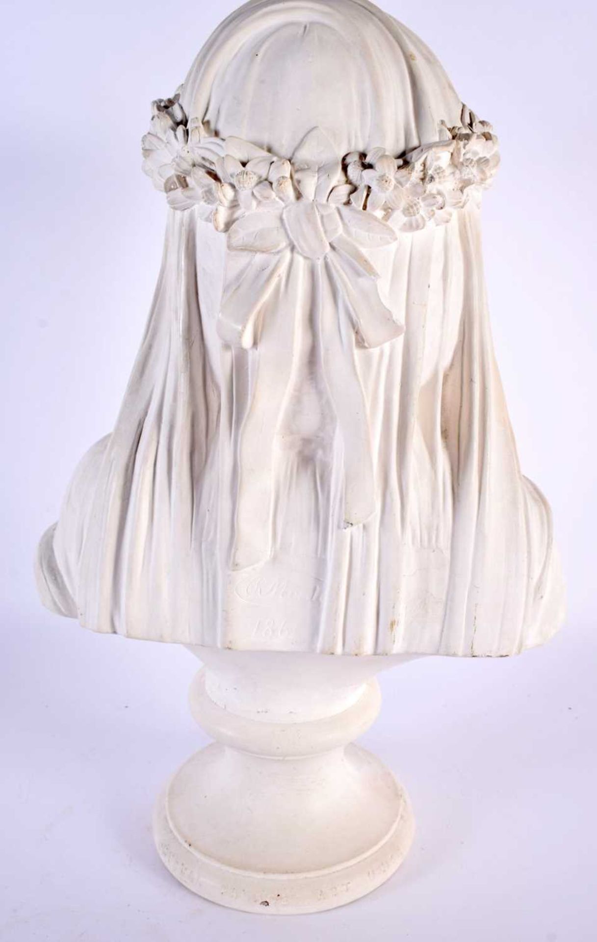 A LARGE EARLY 20TH CENTURY EUROPEAN PLASTER FIGURE OF A VEILED FEMALE modelled upon a pedestal. 38 - Image 5 of 8