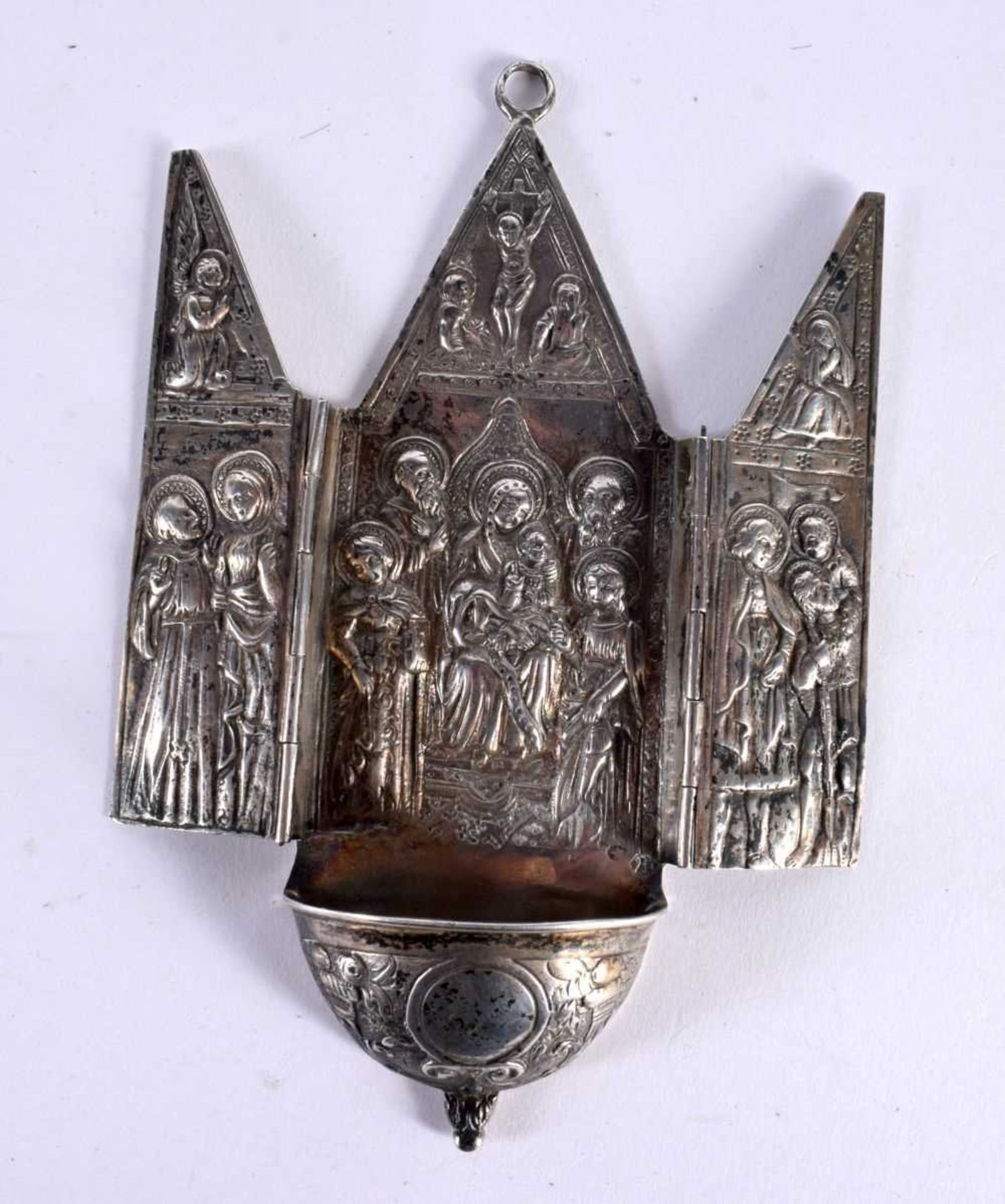 AN 18TH/19TH CENTURY CONTINENTAL SILVER TRAVELLING FOLDING FONT decorated with saints. 93.8 grams. - Image 3 of 6