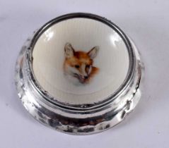 AN EDWARDIAN SILVER MOUNTED FOX PORCELAIN DISH. 84 grams overall. 8.25 cm diameter.