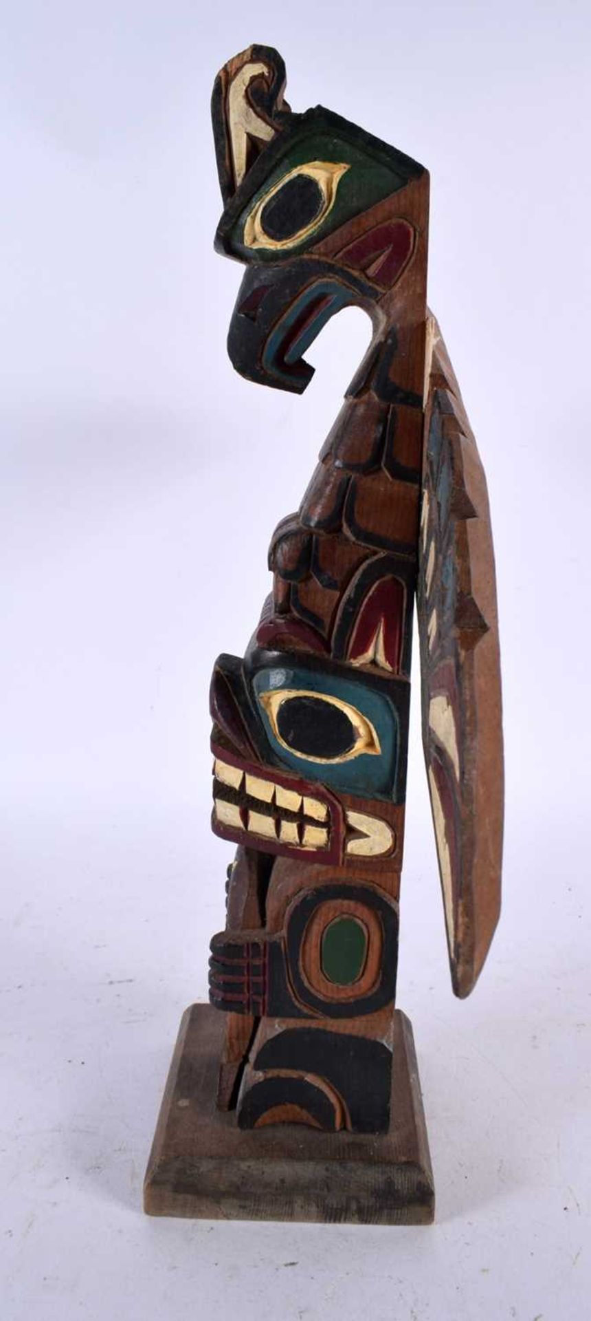 A NORTH AMERICAN CANADIAN INUIT MARLIN NORTHWEST COAST TOTEM by Marlin Alphonse. 32 cm x 24 cm. - Image 2 of 33
