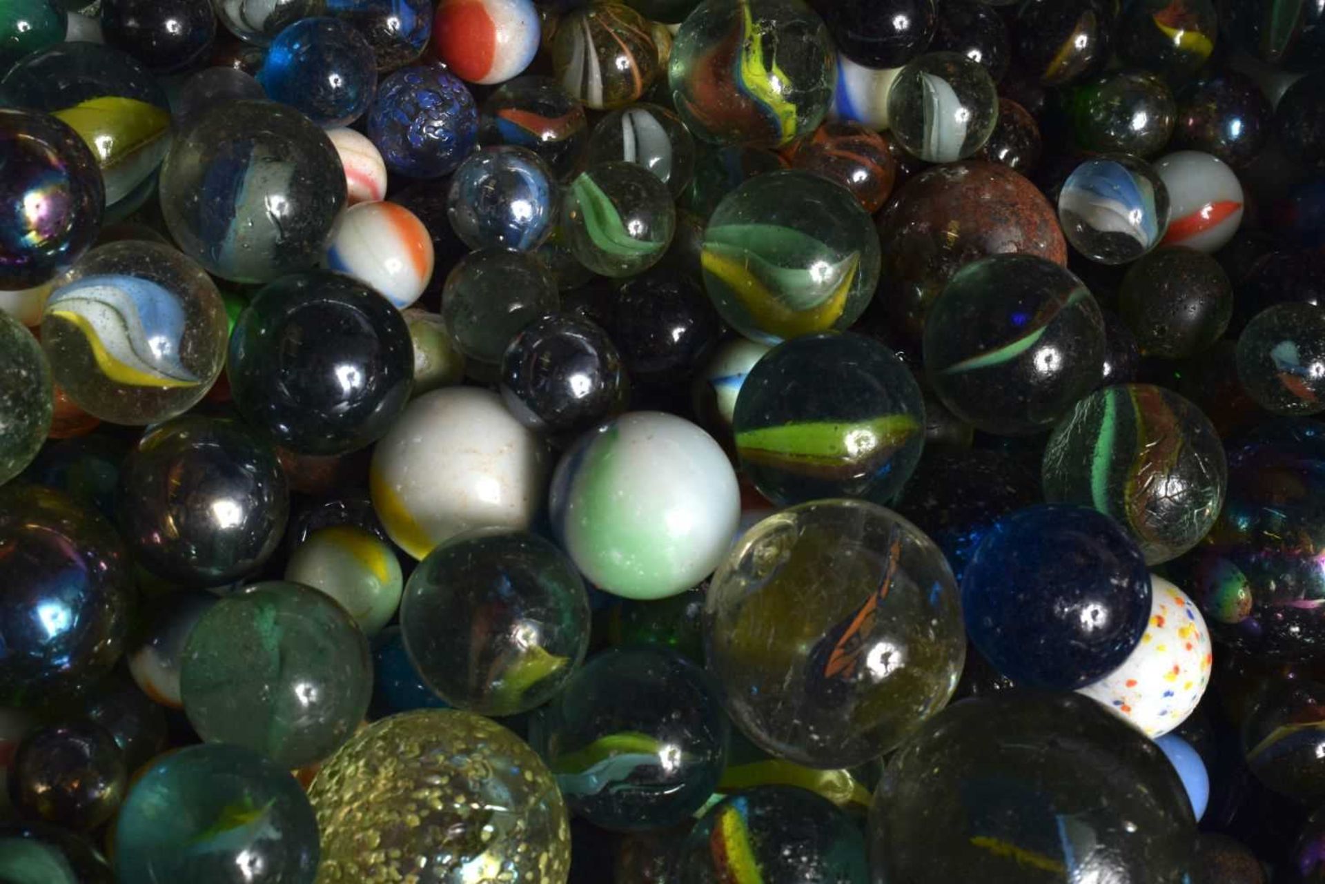 ASSORTED VINTAGE GLASS MARBLES. (qty) - Image 4 of 4