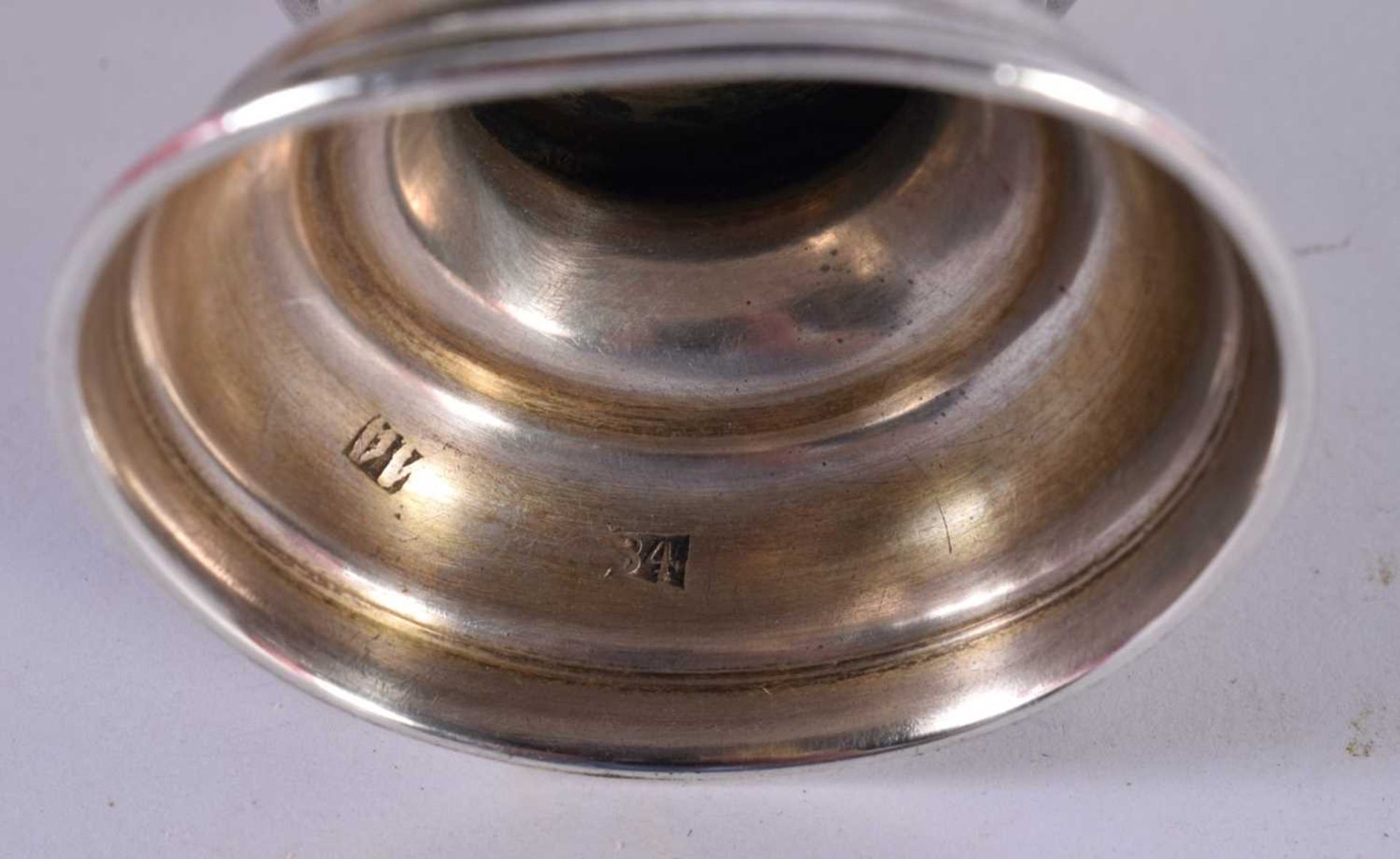 A CONTINENTAL SILVER KIDDUSH. Stamped 84, 9.6 cm x 5.6 cm, weight 74.6g - Image 4 of 4