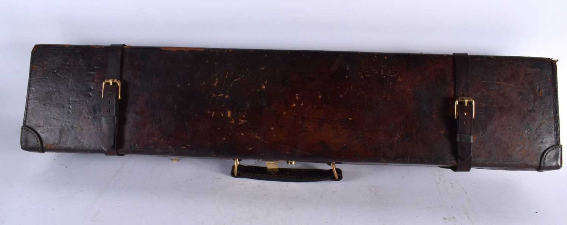 A VINTAGE LEATHER GUN CASE. 85 cm x 20cm. - Image 3 of 4