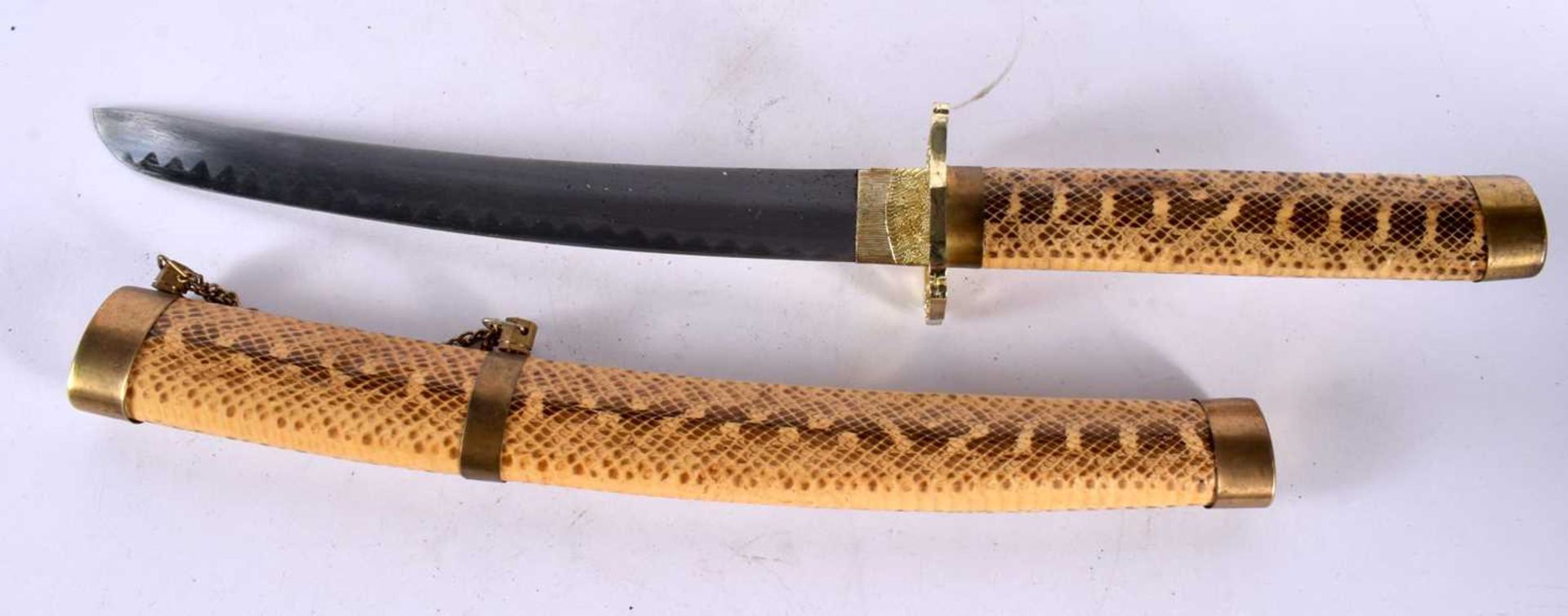 A JAPANESE TAISHO PERIOD STYLE SAMURAI SWORD. 50 cm long.