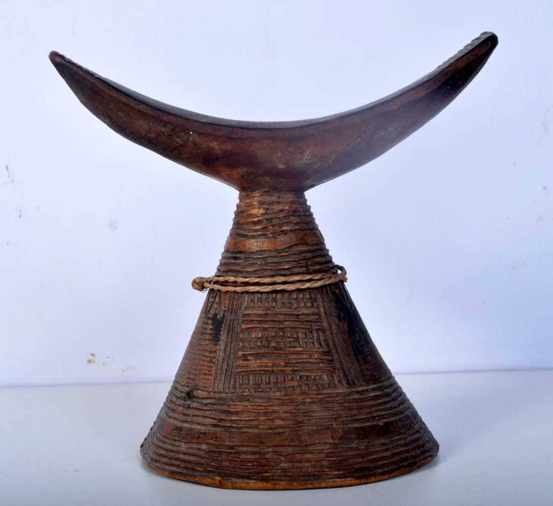 An Ethiopian Gourage carved wood headrest 17 x 17 cm. - Image 4 of 6