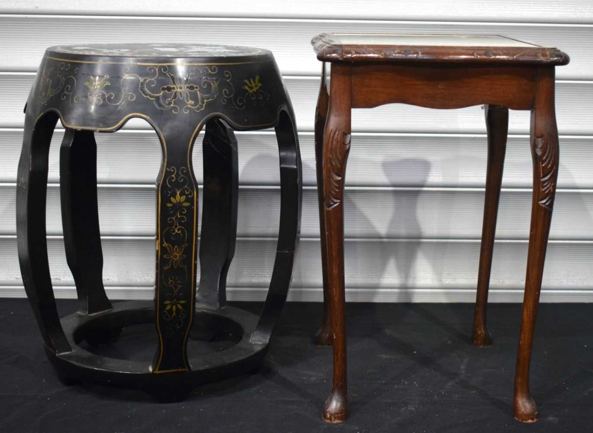 A Black lacquered stool with a mother of Pearl inlaid top together with a leather topped side table. - Image 3 of 3