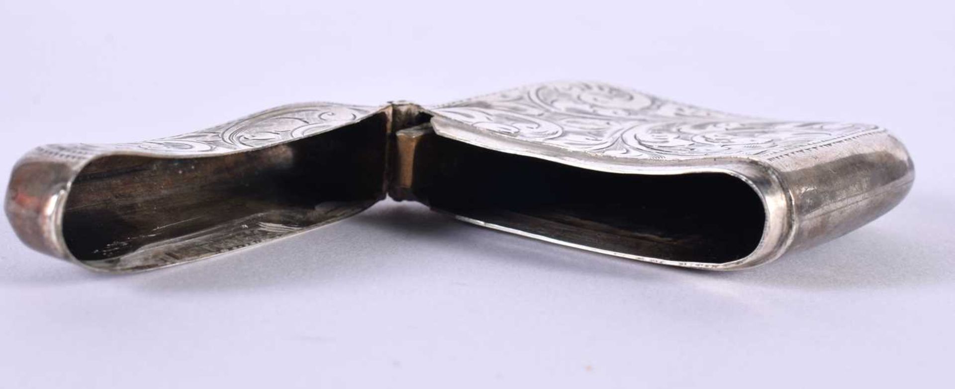 AN ANTIQUE SILVER VESTA CASE. Birmingham 1908. 32.7 grams. 5 cm x 5 cm. - Image 4 of 4