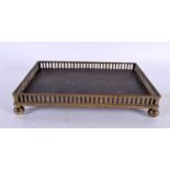AN ANTIQUE BRASS GALLERIED RECTANGULAR COUNTRY HOUSE TRAY. 27 cm x 20cm.