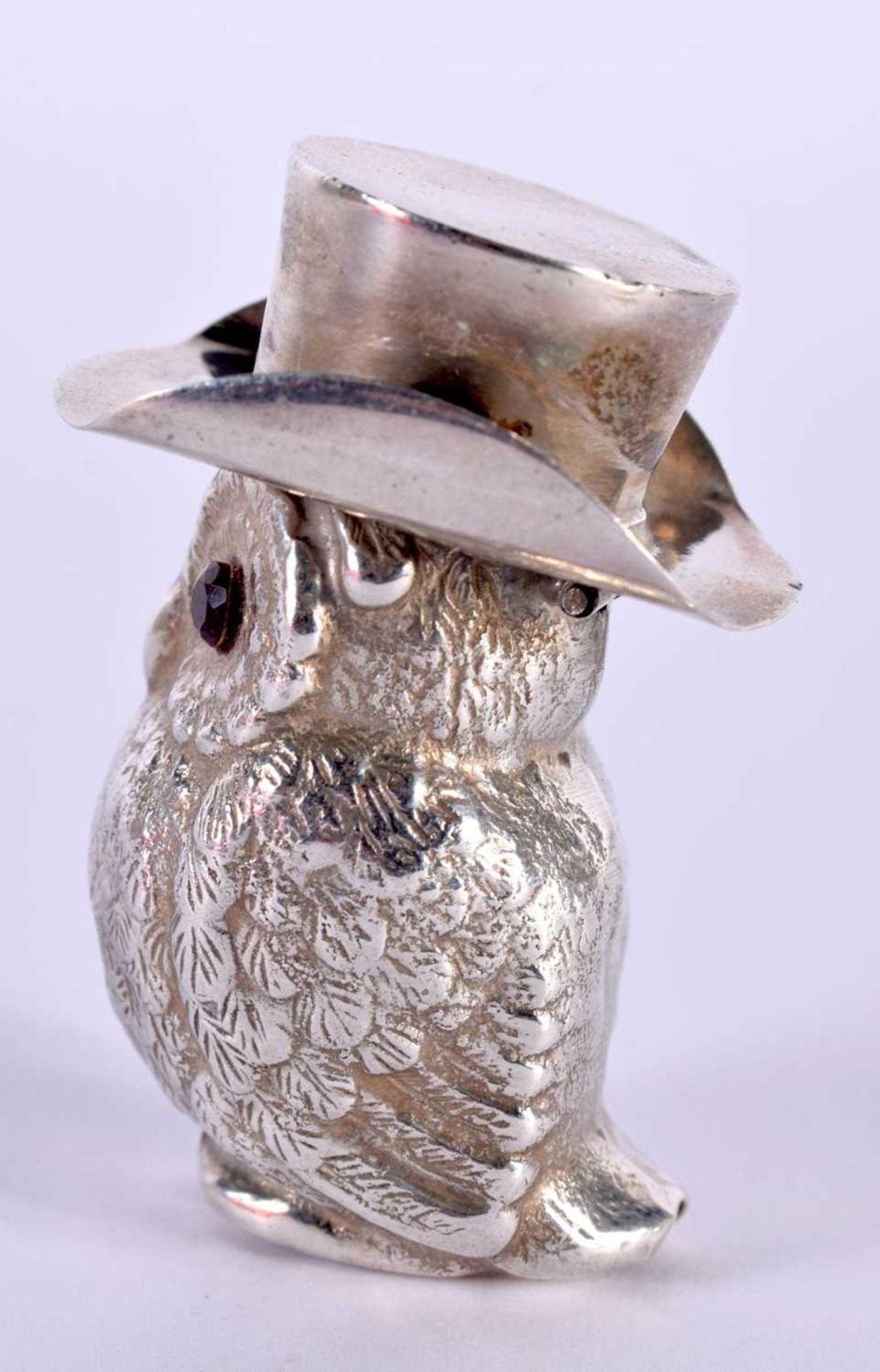 A SILVER OWL FORM VESTA CASE. 25.1 grams. 5 cm x 3.5 cm. - Image 2 of 3