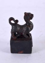 A CHINESE BRONZE BUDDHISTIC BEAST SEAL. 45 grams. 3.5 cm x 2 cm.