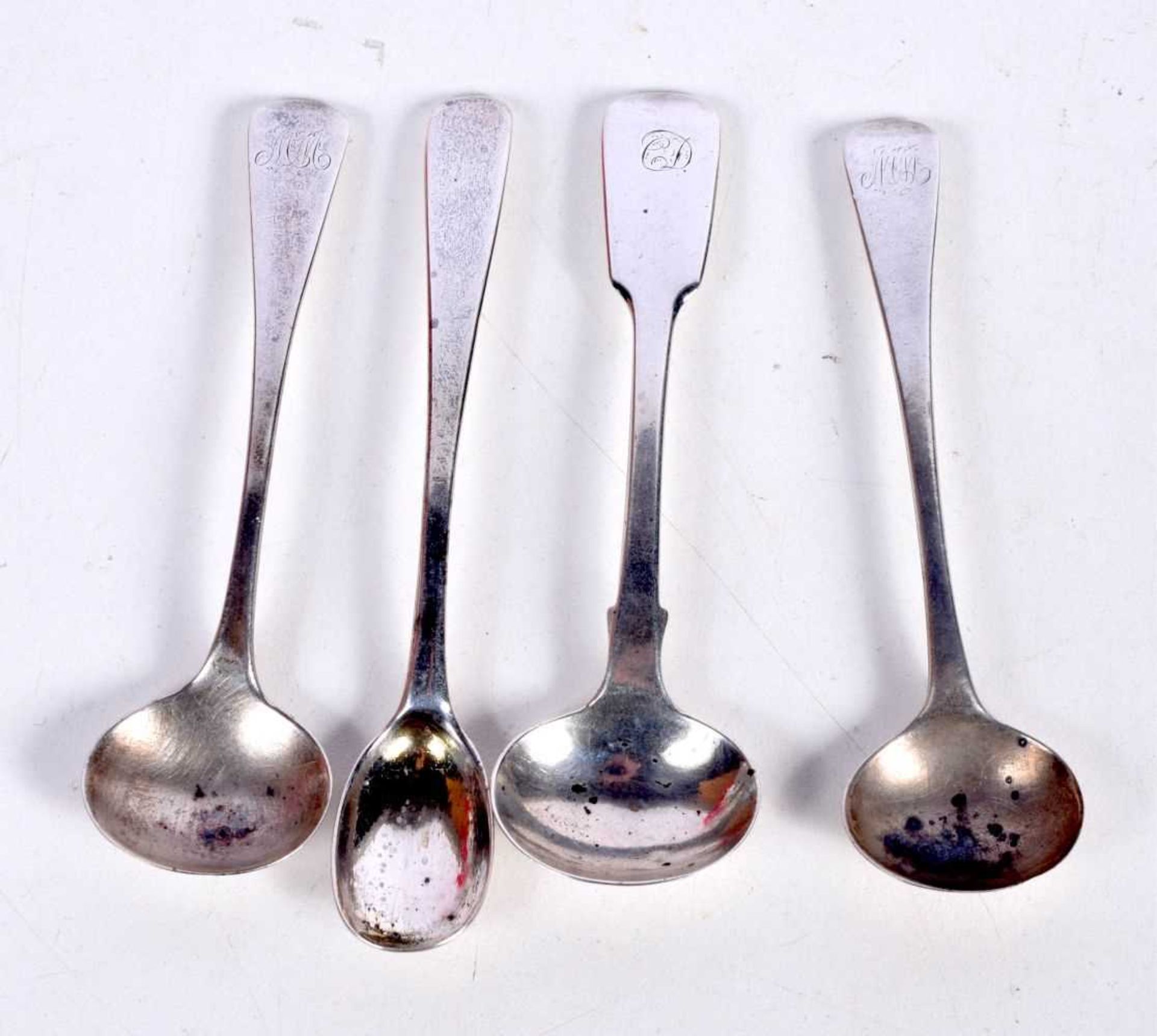 FOUR HALLMARKED SILVER MUSTARD SPOONS. Largest 10.8 cm x 1.8 cm, total weight 44g