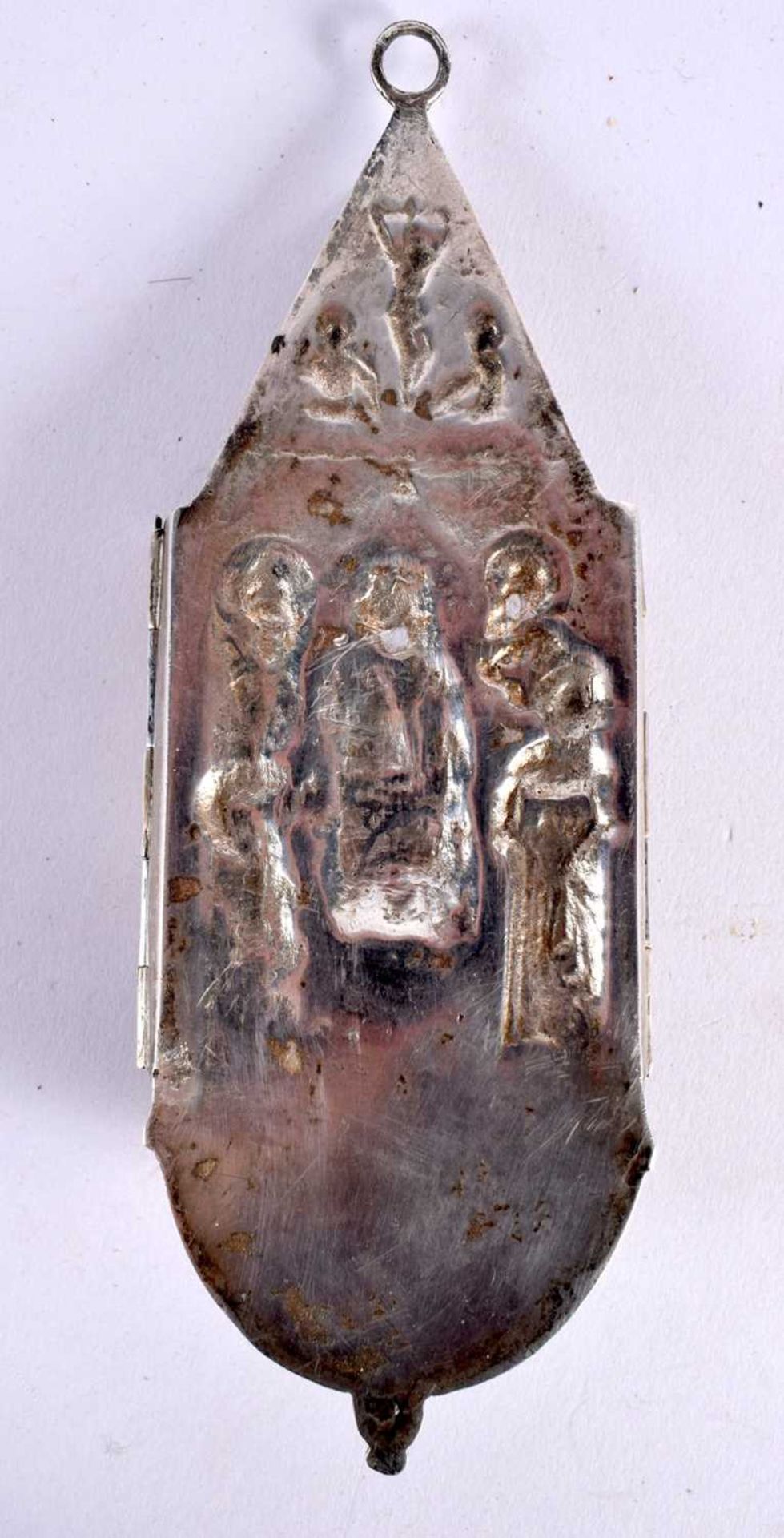 AN 18TH/19TH CENTURY CONTINENTAL SILVER TRAVELLING FOLDING FONT decorated with saints. 93.8 grams. - Image 6 of 6