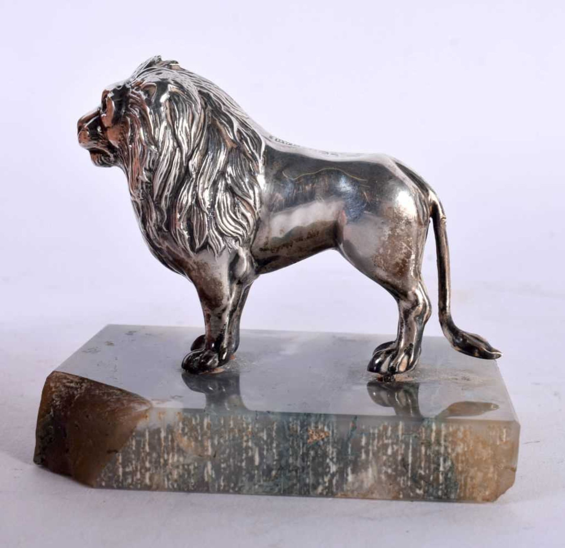 AN UNUSUAL EDWARDIAN SILVER MOSS AGATE AND RUBY FIGURE OF A LION by Henry Williamson. Birmingham - Image 2 of 5