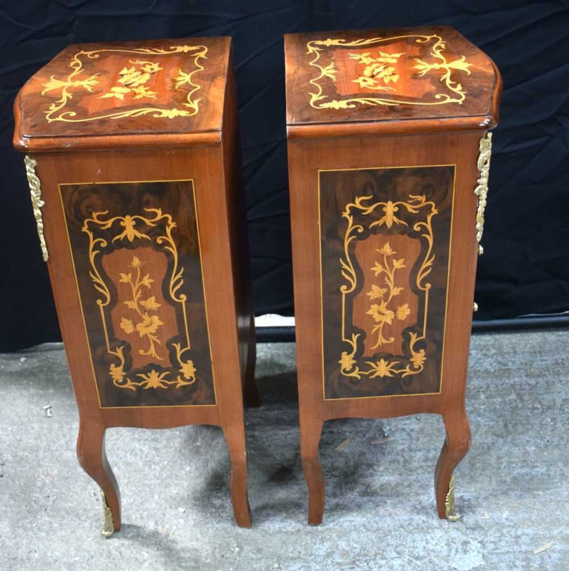 A pair of French style 4 drawer inlaid chests with gilt metal decoration 77 x 35 x 35 cm. (2). - Image 4 of 5