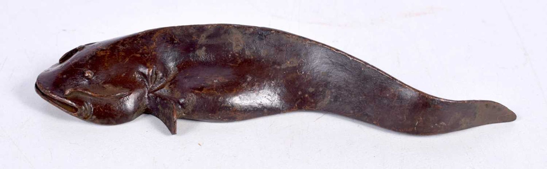 A BRONZE MODEL OF A CATFISH. 12.3cm x 4cm x 1.8 cm, weight 174g - Image 2 of 3