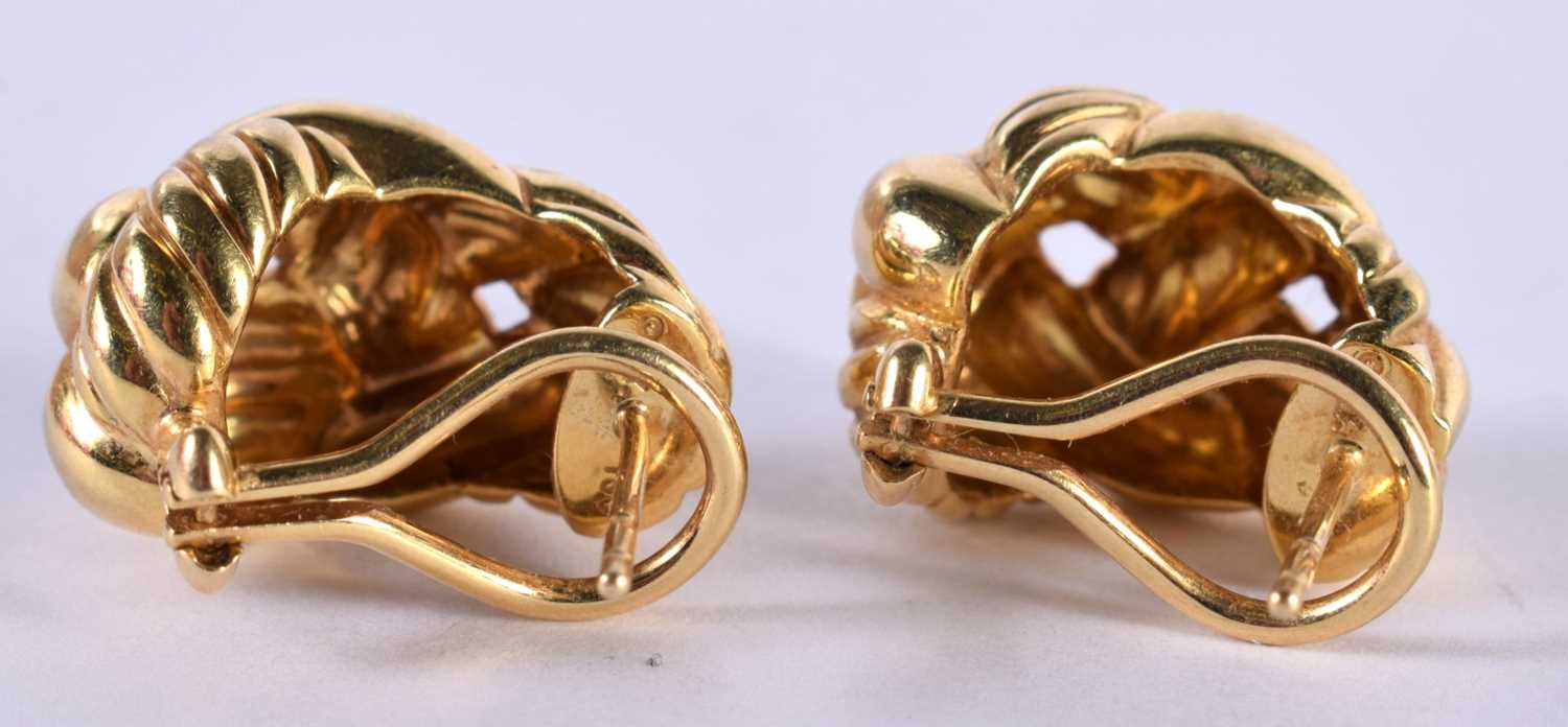 A PAIR OF 18CT GOLD HUGGIE EARRINGS. Stamped 750, 3.5cm x 2.8 cm, total weight 11.5g - Image 2 of 2