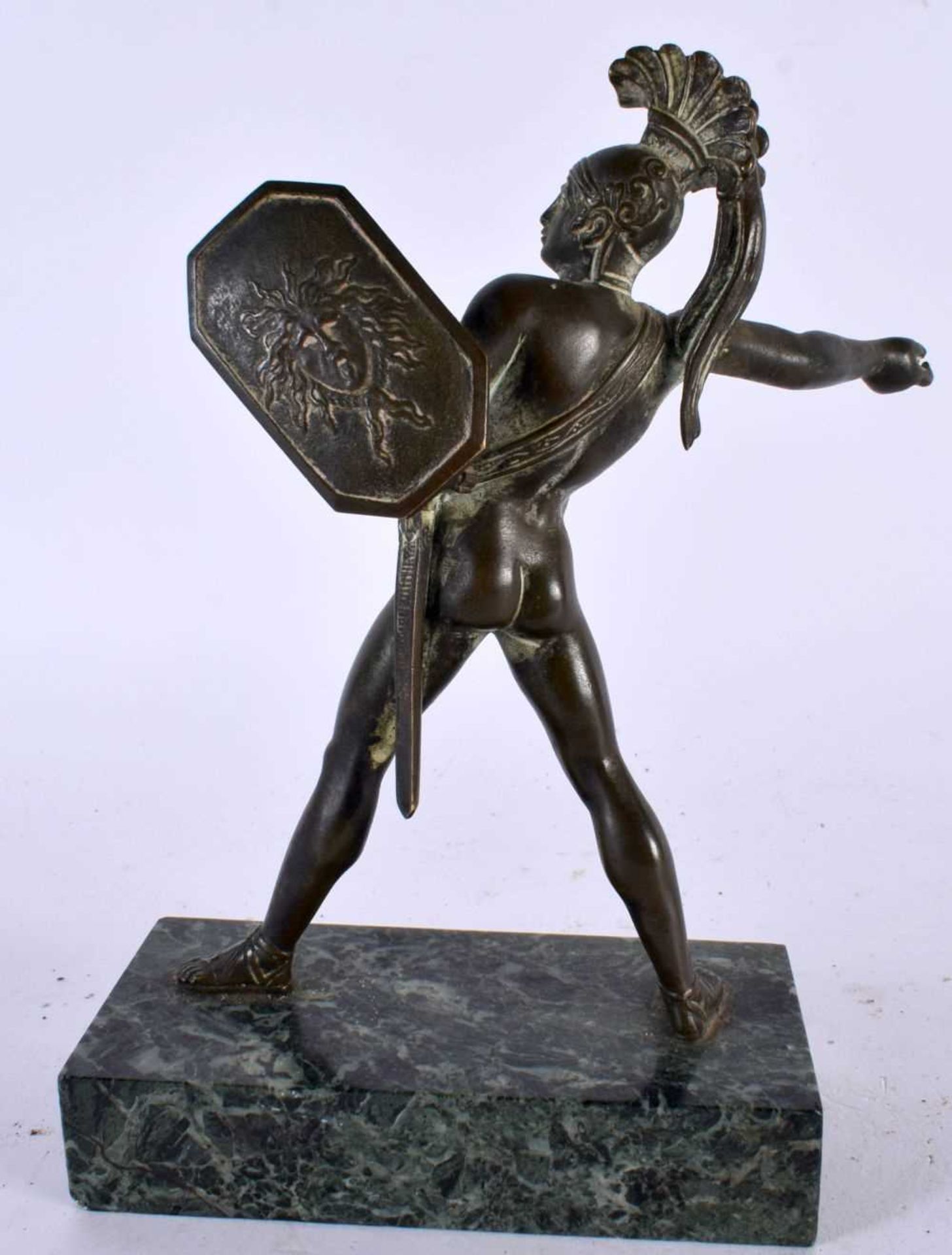 A 19TH CENTURY EUROPEAN GRAND TOUR BRONZE FIGURE OF A GLADIATOR upon a marble base. 18cm x 12 cm. - Image 4 of 5