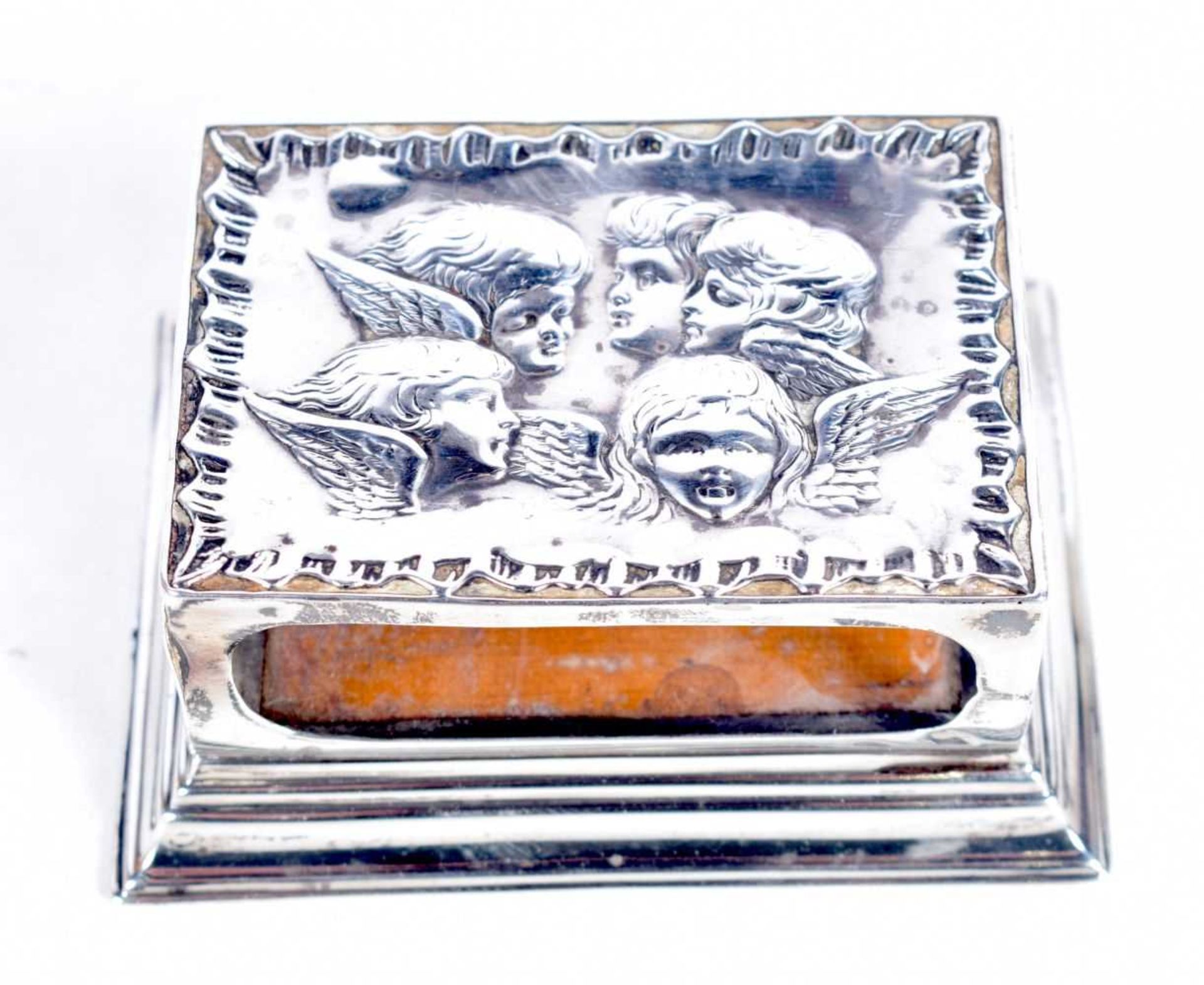 AN EDWARDIAN SILVER MATCHBOX HOLDER. 68.5 grams. Birmingham 1902. 9 cm x 6.75 cm.