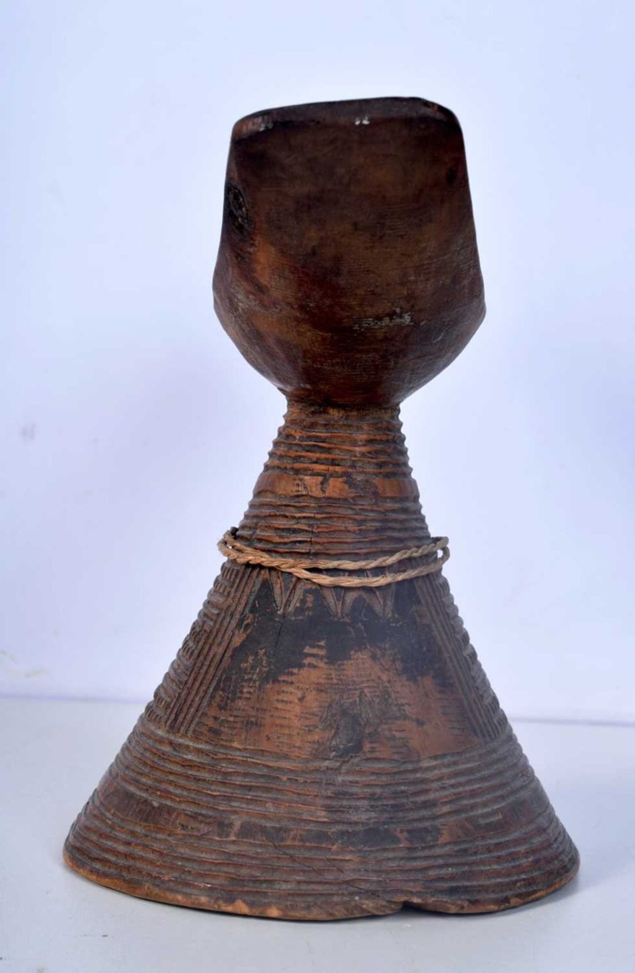 An Ethiopian Gourage carved wood headrest 17 x 17 cm. - Image 5 of 6