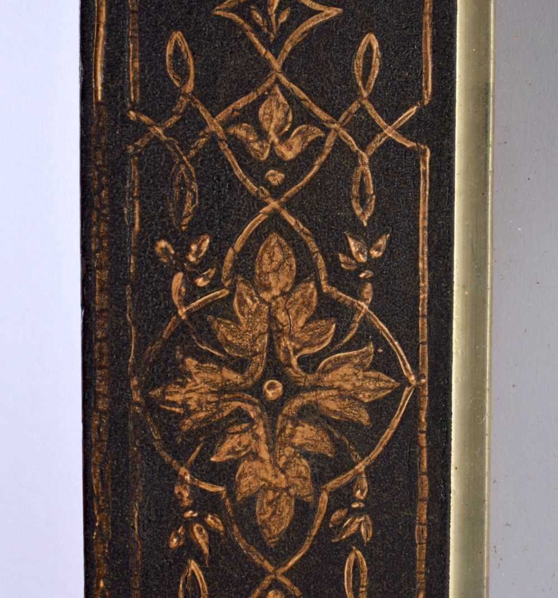 AN EARLY 19TH CENTURY PAINTED AND LACQUERED ROSEWOOD PICTURE FRAME decorated with pen work flowers - Image 3 of 4