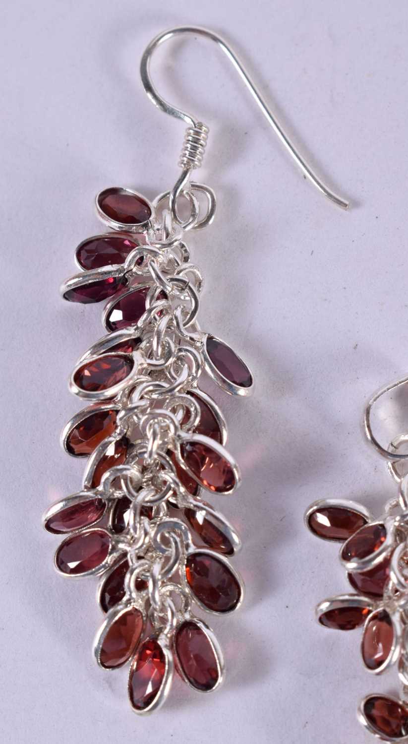 A PAIR OF SILVER MOUNTED GEMSTONE EARRINGS WITH A MATCHING PENDANT. Stamped 925, Pendant 4.5cm x 1.2 - Image 3 of 4