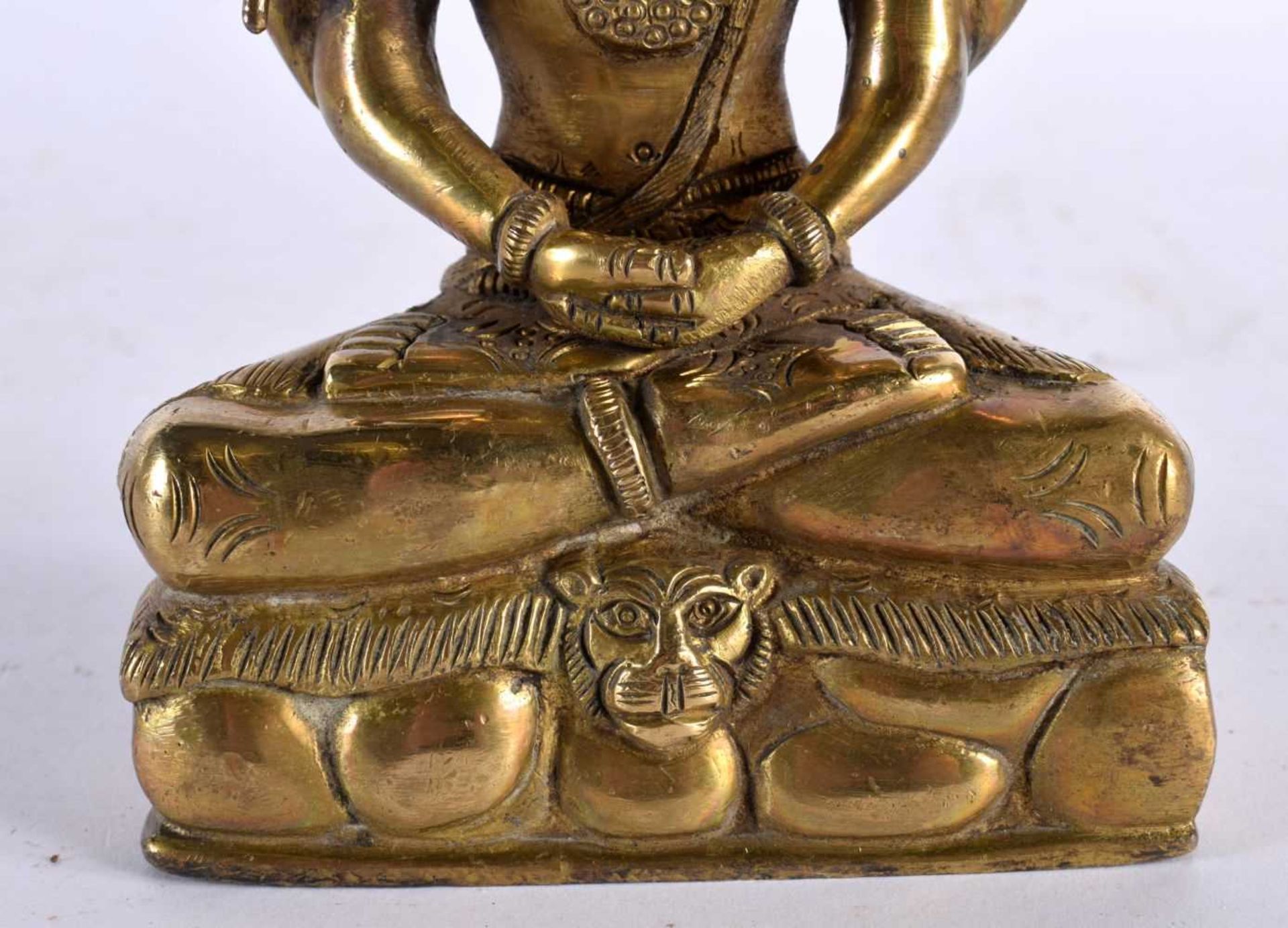 A 19TH CENTURY INDIAN BRONZE HINDU FIGURE OF SHIVA modelled seated on a lion skin with vasuki, - Image 4 of 8