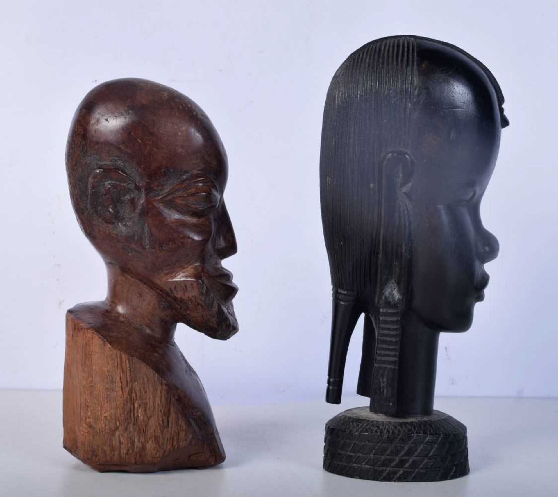 A carved Ebony African tribal bust together with another carved figure 22cm (2). - Image 4 of 4