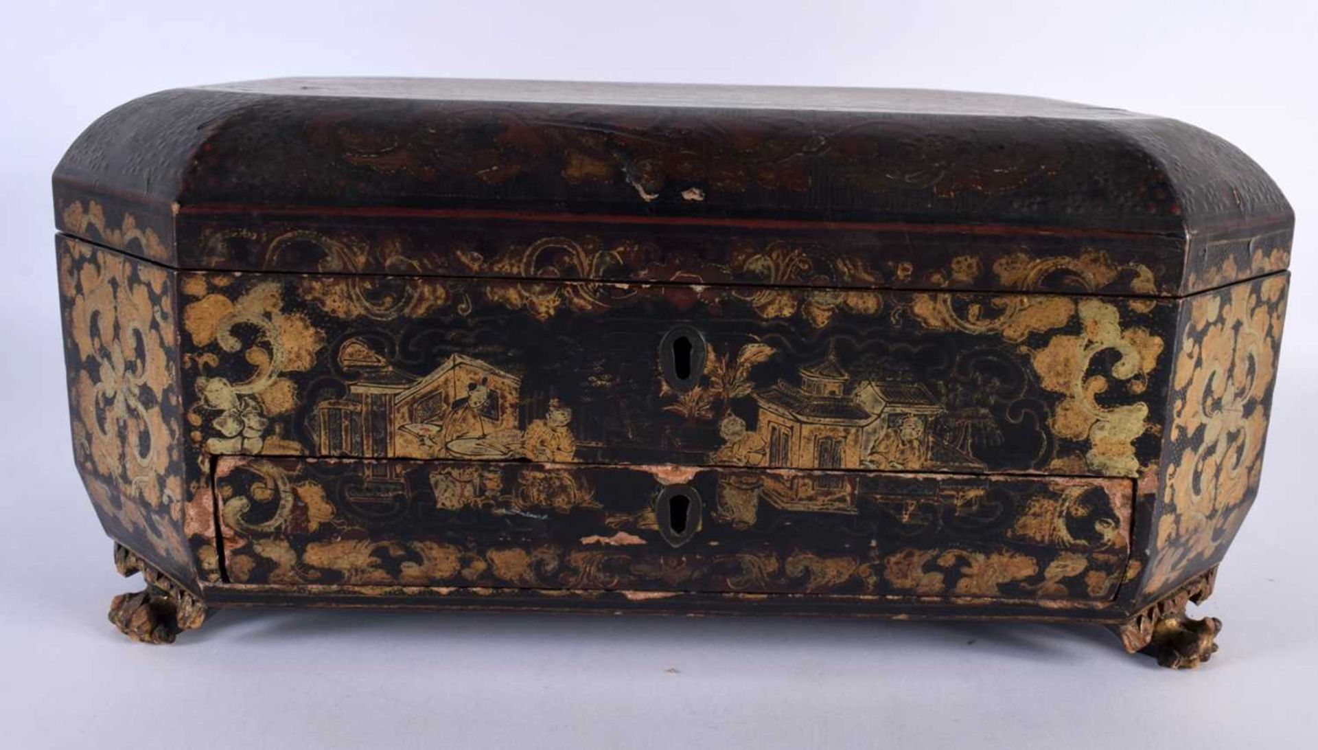 A LATE 18TH/19TH CENTURY CHINESE EXPORT RED AND BLACK LACQUER CASKET painted with Chinese figures in