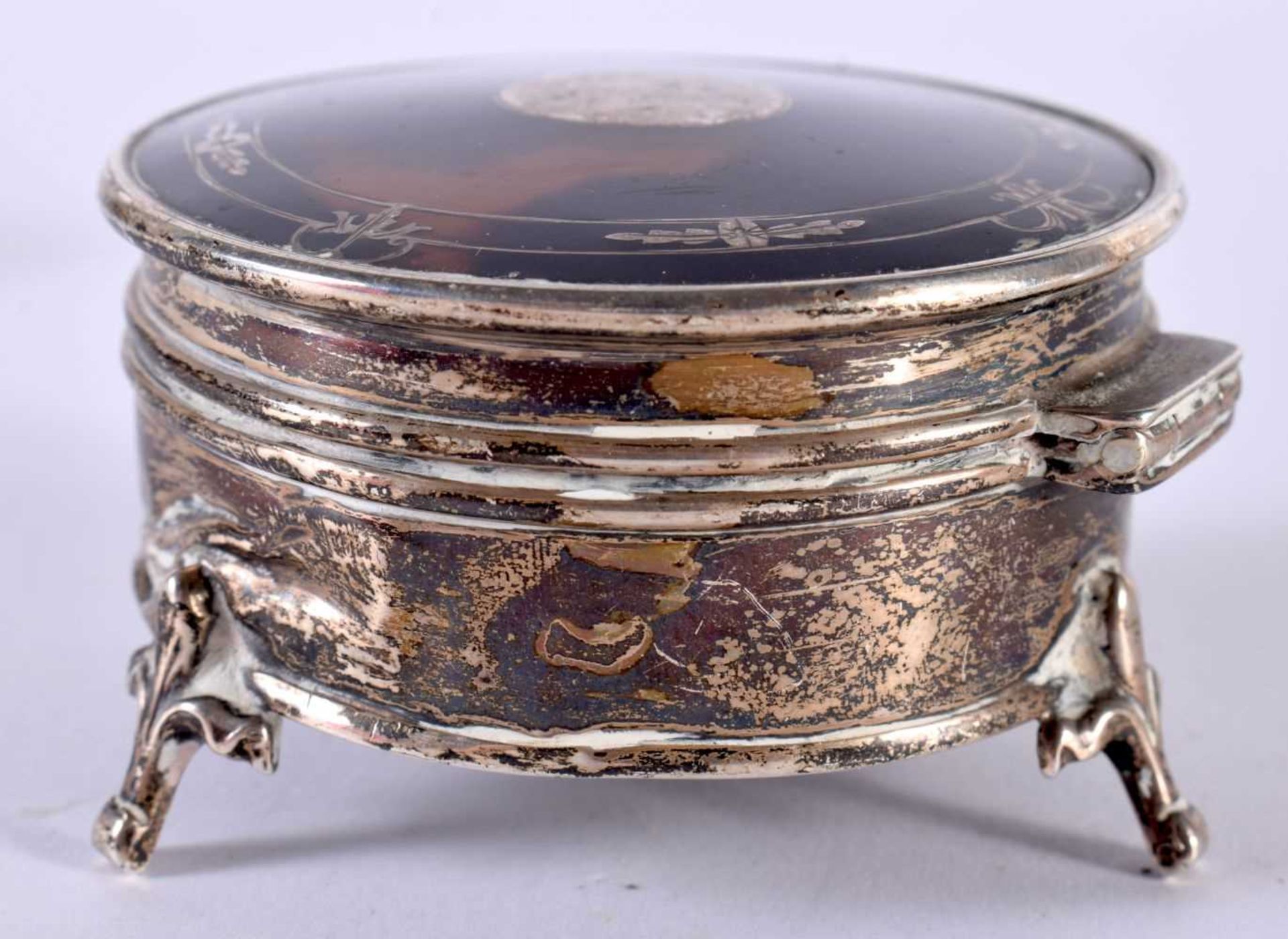 A SILVER TRINKET BOX WITH TORTOISESHELL LID INLAID WITH SILVER. Hallmarked Birmingham 1925, 6 cm x - Image 3 of 5