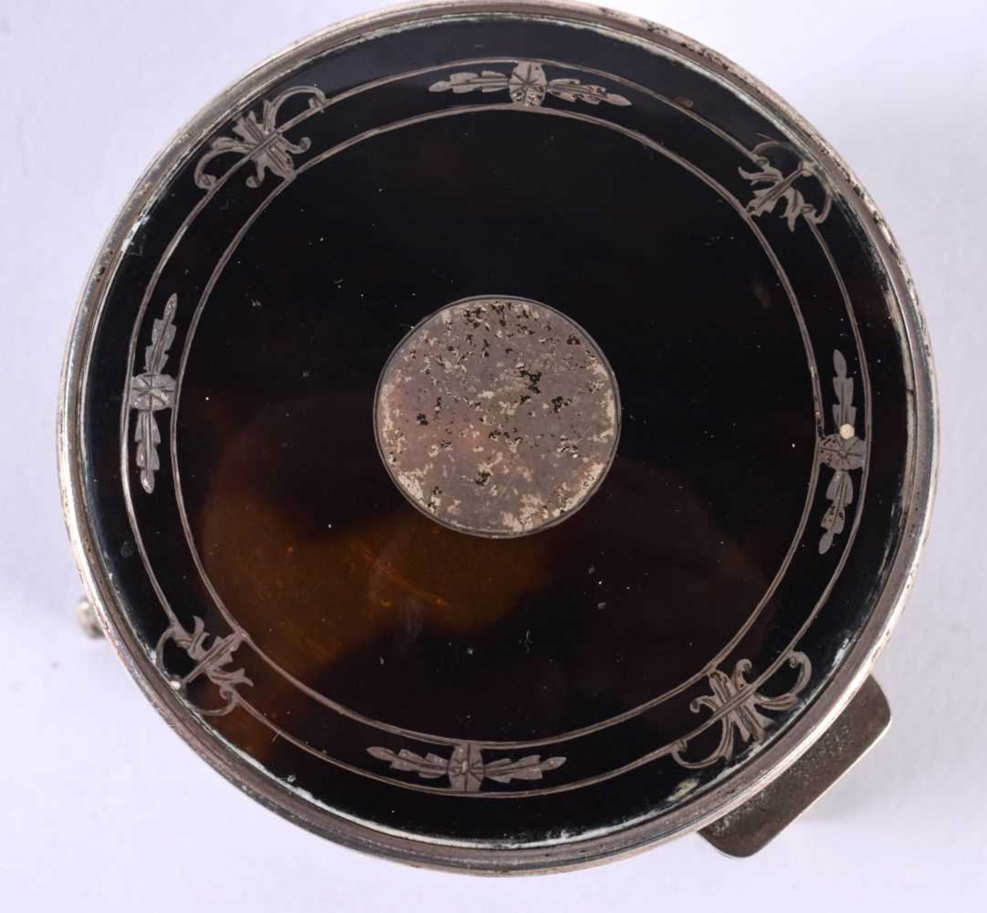 A SILVER TRINKET BOX WITH TORTOISESHELL LID INLAID WITH SILVER. Hallmarked Birmingham 1925, 6 cm x - Image 4 of 5