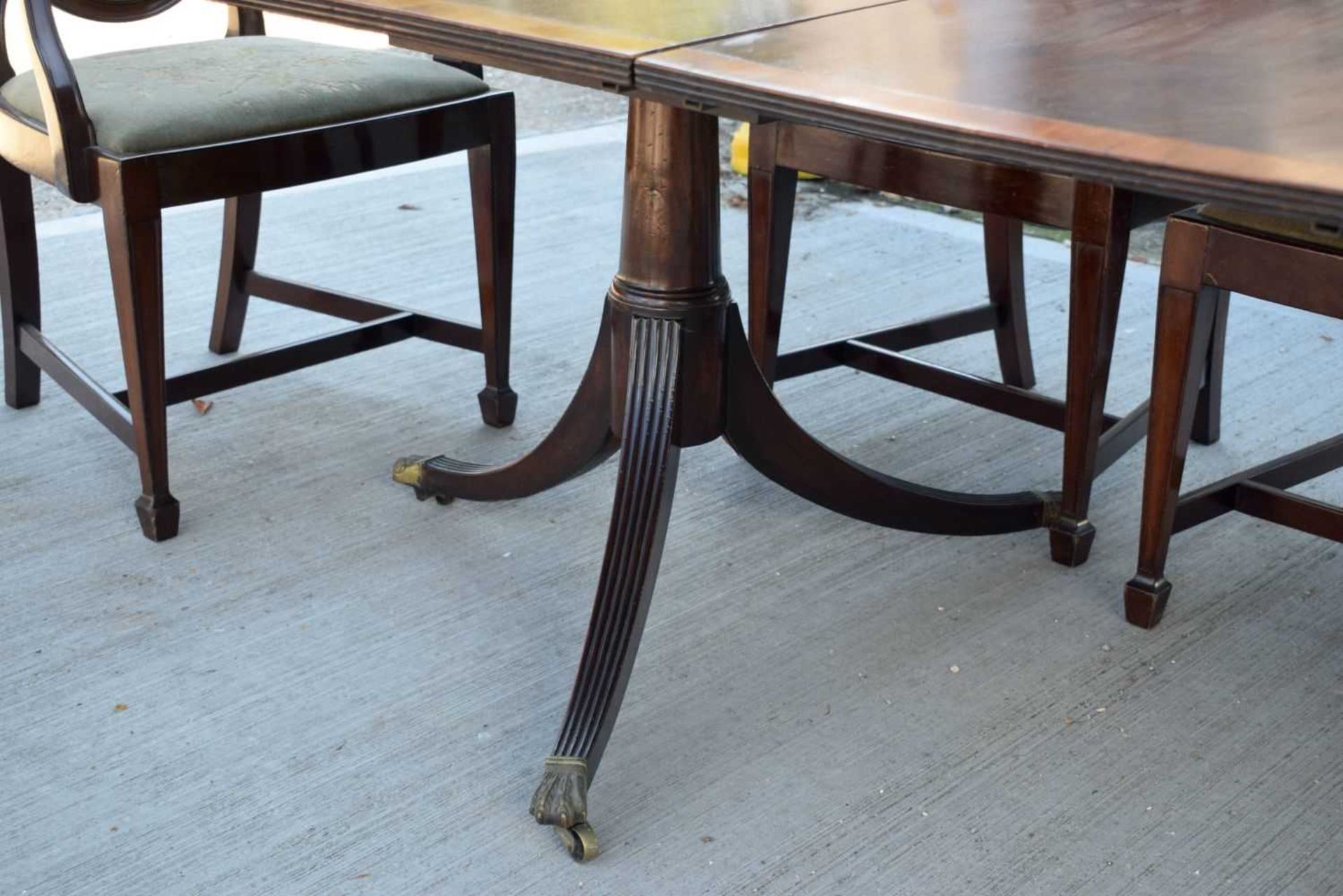 A Mahogany dining table with a veneer edging with 8 mahogany Shield back chairs with upholstered - Image 6 of 12