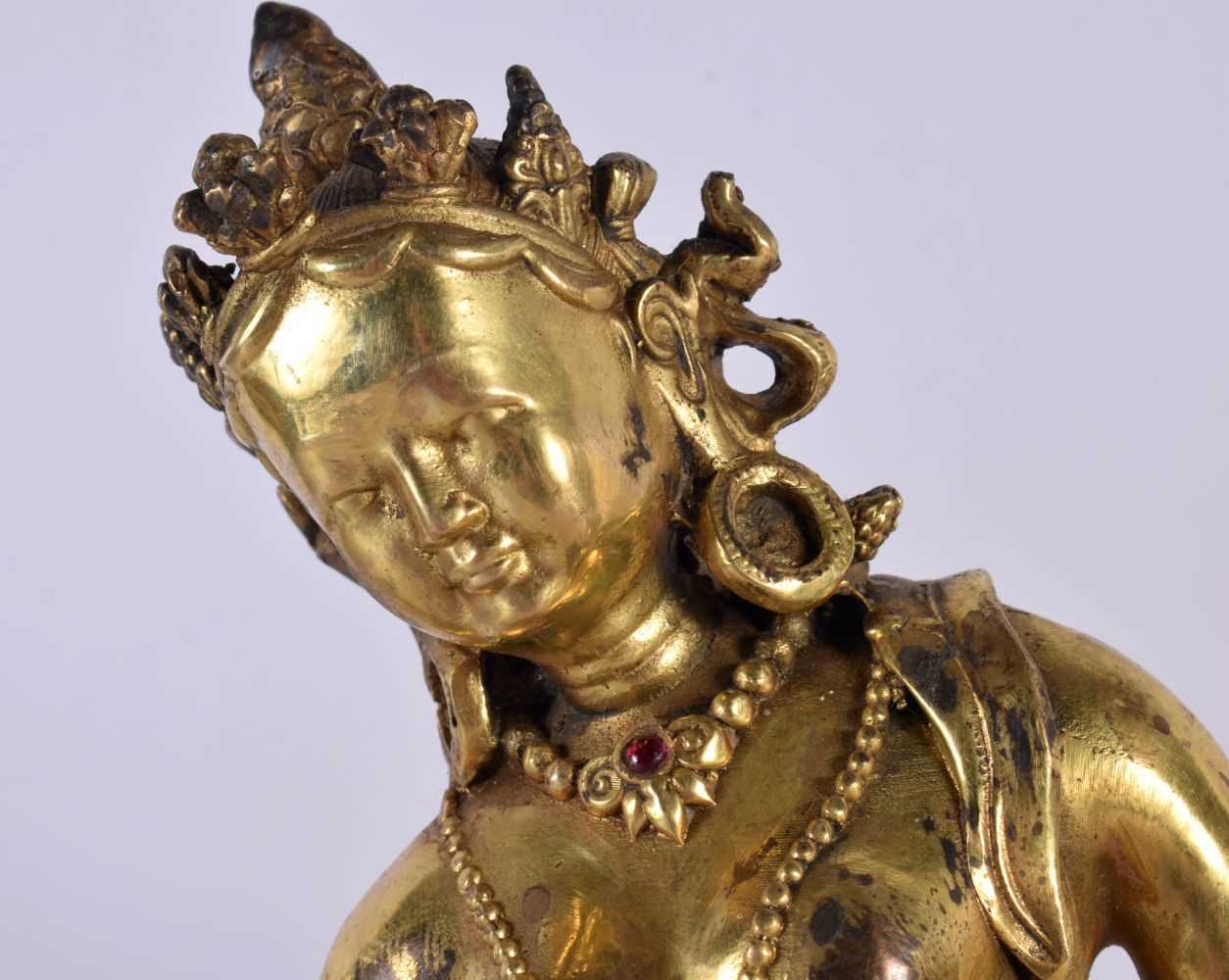 A LARGE CHINESE TIBETAN GILT BRONZE FIGURE OF TWO BUDDHAS 20th Century. 30cm x 20cm. - Image 2 of 8
