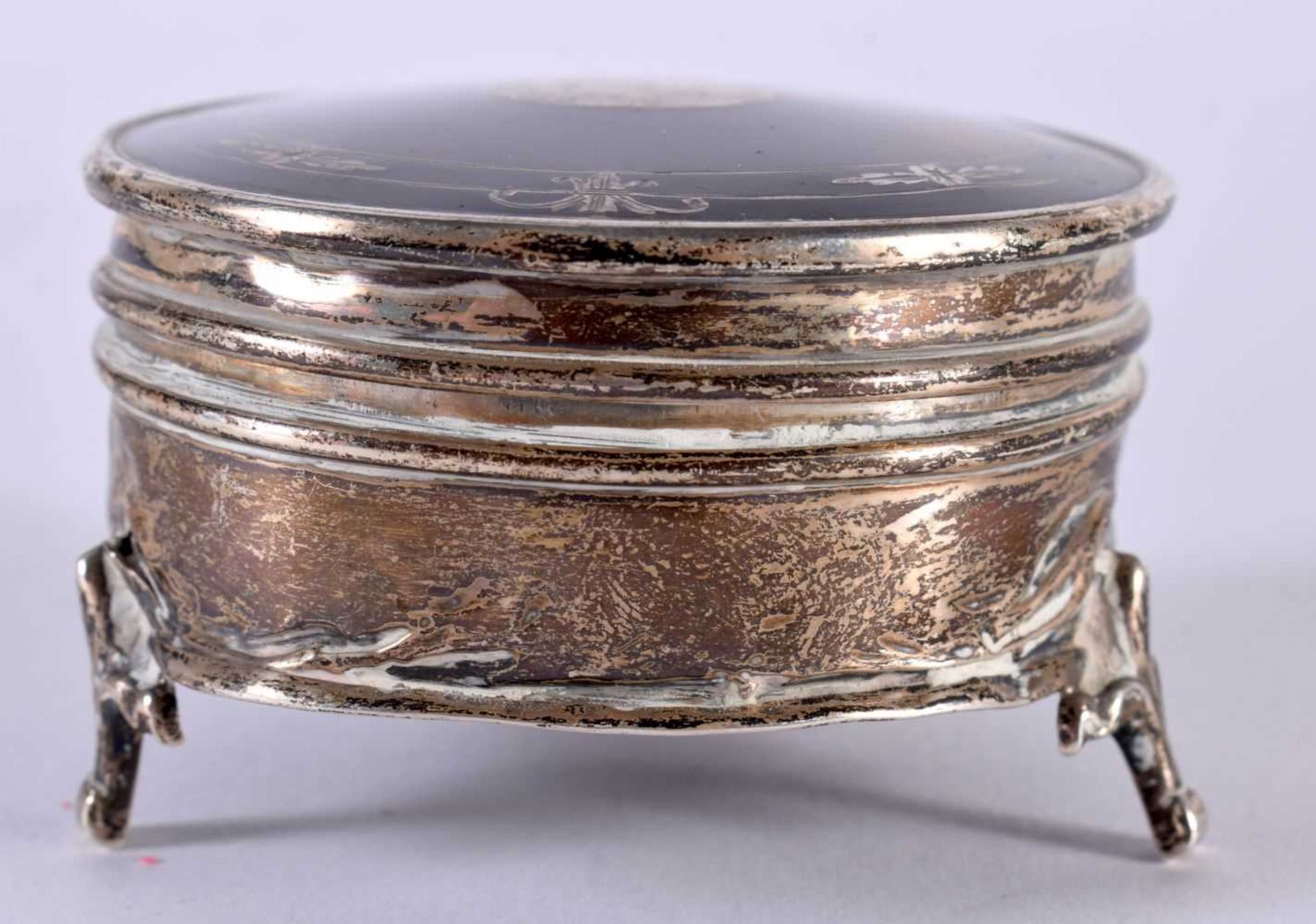 A SILVER TRINKET BOX WITH TORTOISESHELL LID INLAID WITH SILVER. Hallmarked Birmingham 1925, 6 cm x